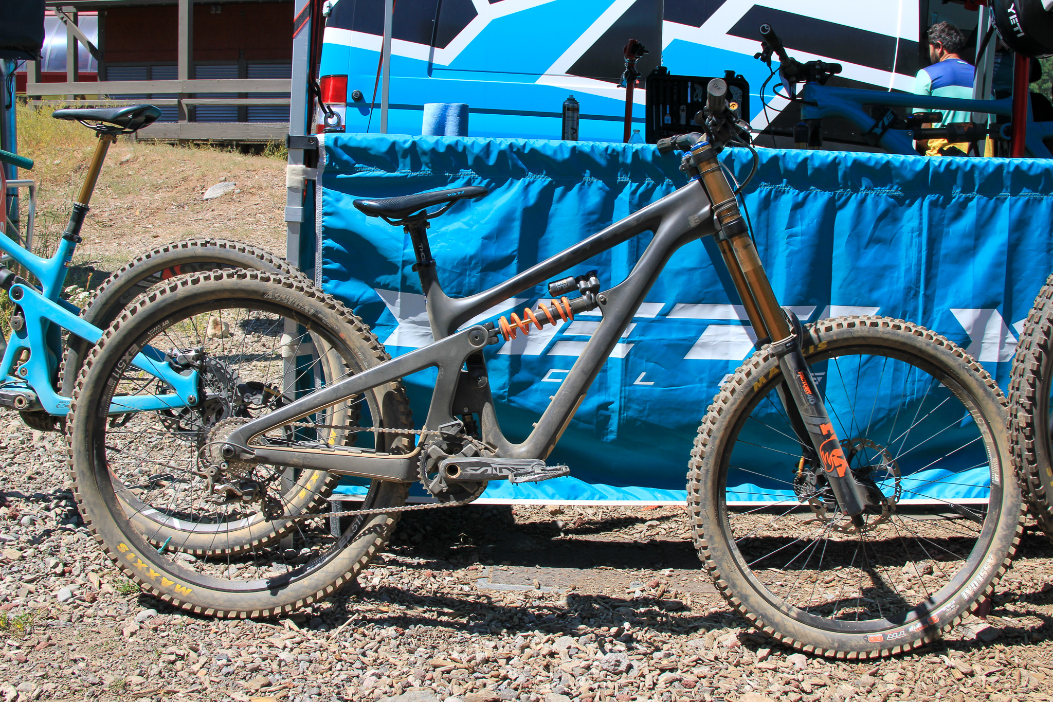 yeti sb165 downhill