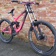 Commencal V3 Supreme Park V.I.P