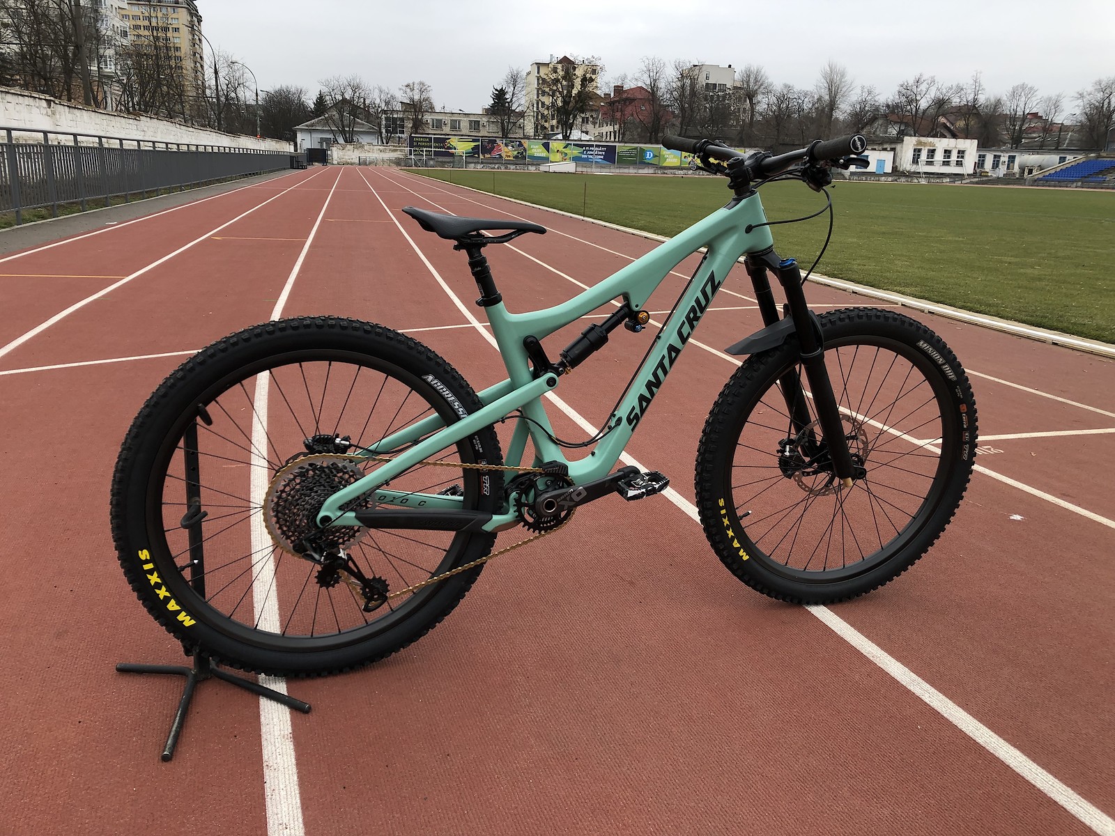 Santa Cruz 5010C custom paint pandatop's Bike Check Vital MTB