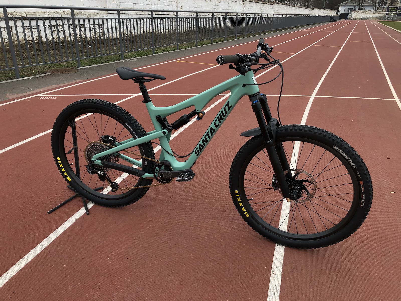 Santa Cruz 5010C custom paint pandatop's Bike Check Vital MTB