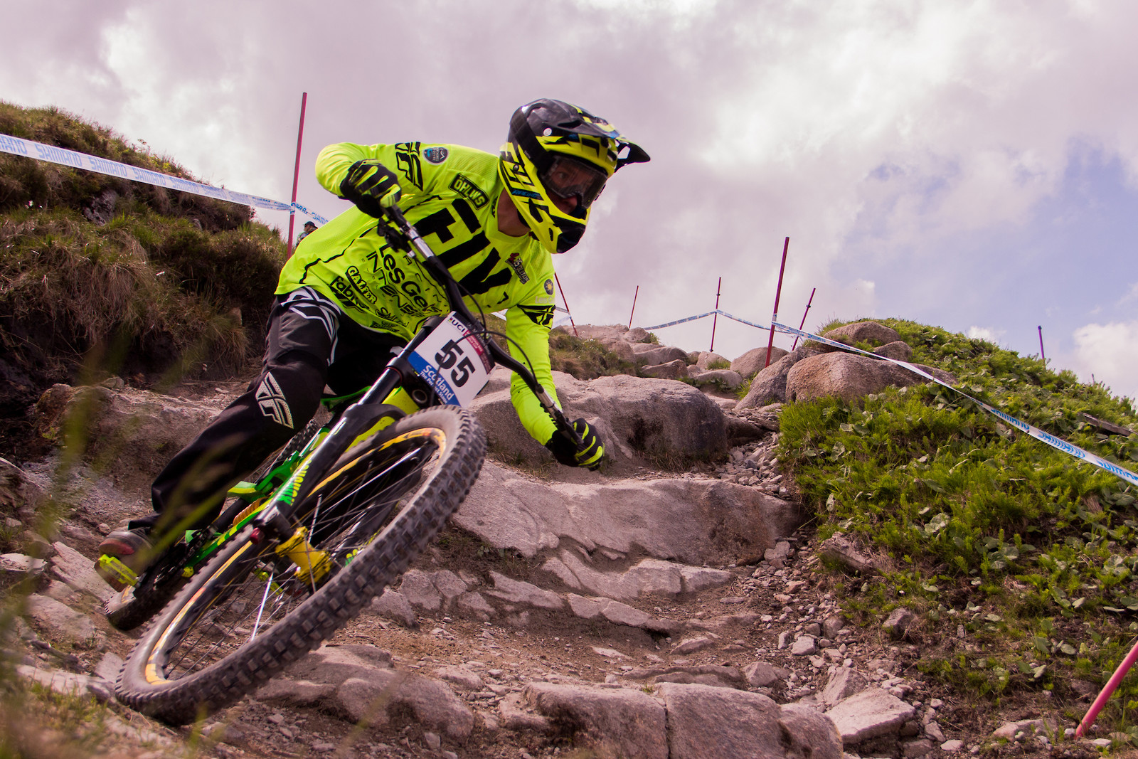 uci downhill live