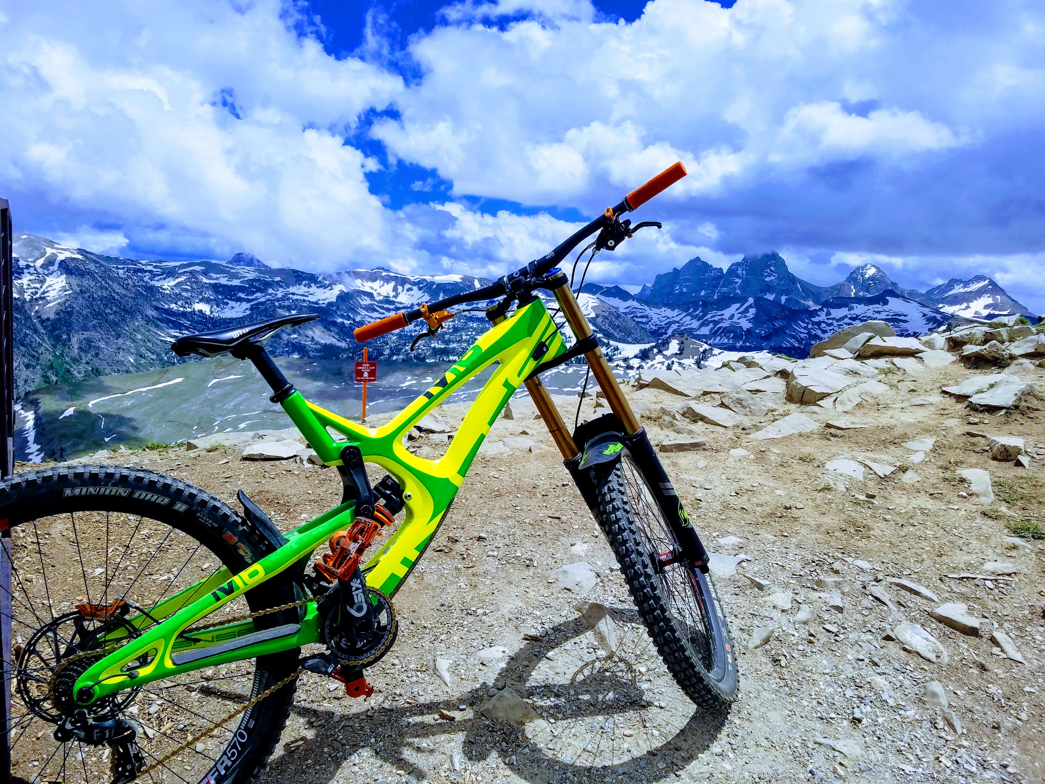 urbanachiever89's Intense urbanachiever89's Bike Check Vital MTB