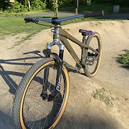 Santa Cruz Jackal 2021
