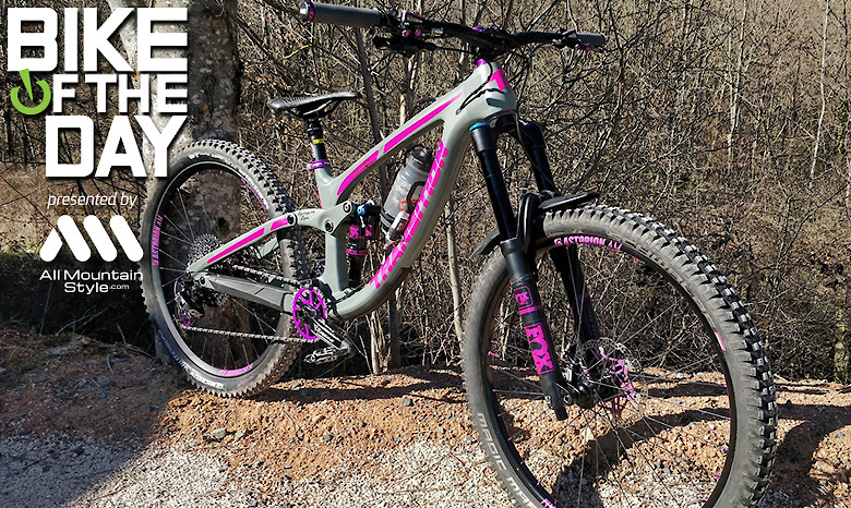 pink mtb