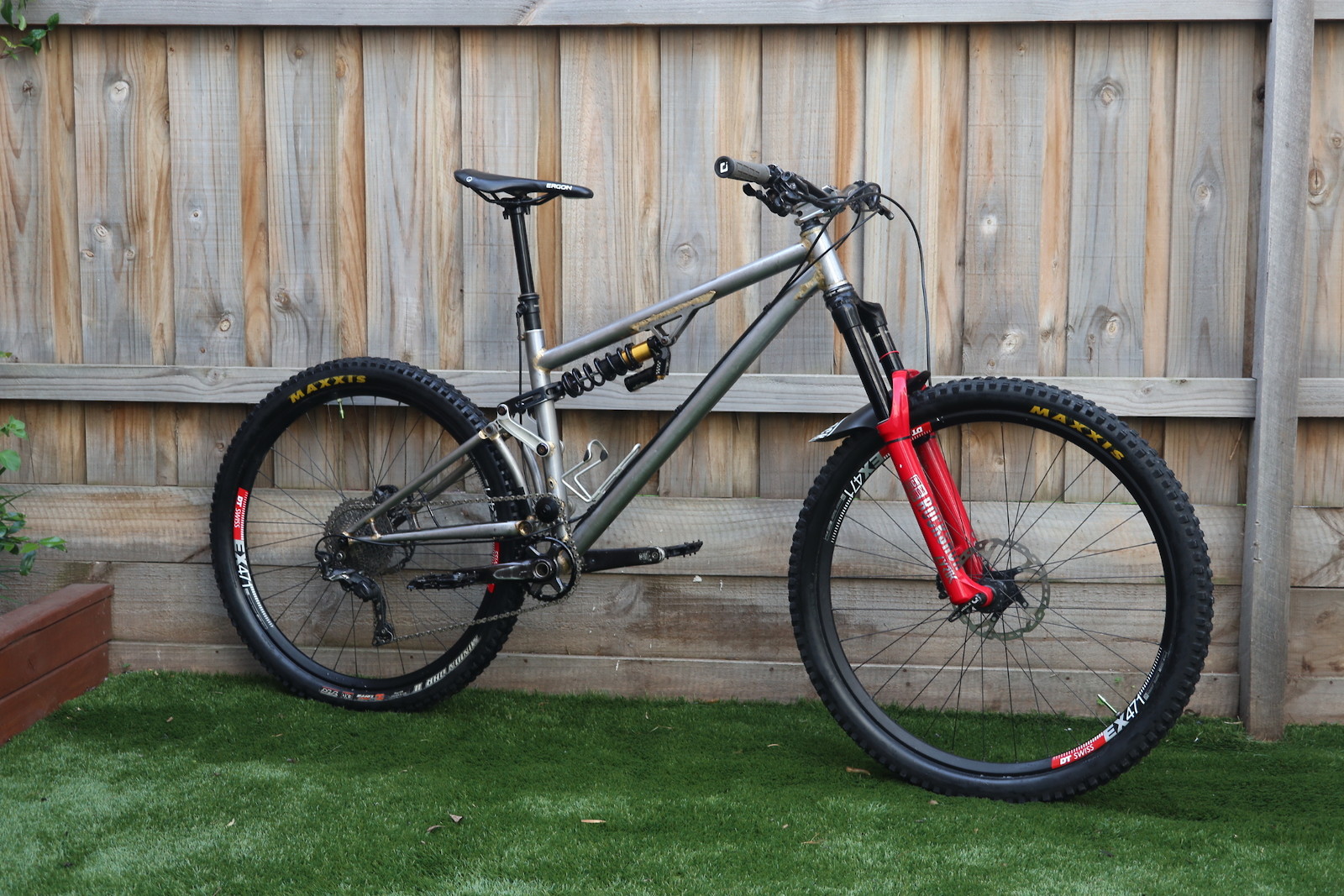 what is an enduro bike