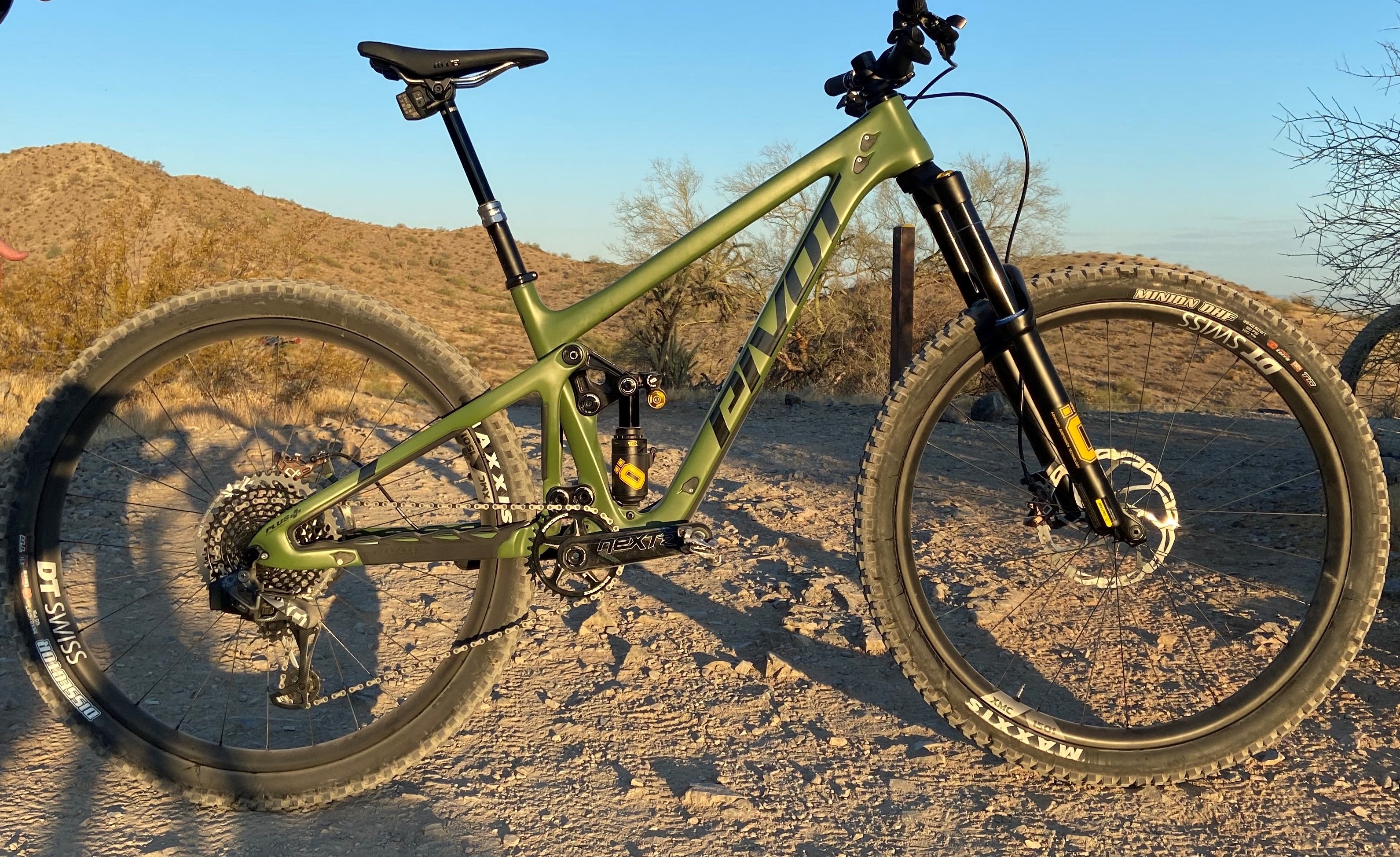 Switchblade 2020 Pivot Switchblade 2021 2020 Pivot Switchblade