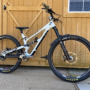 Custom White YT Jeffsy Enduro