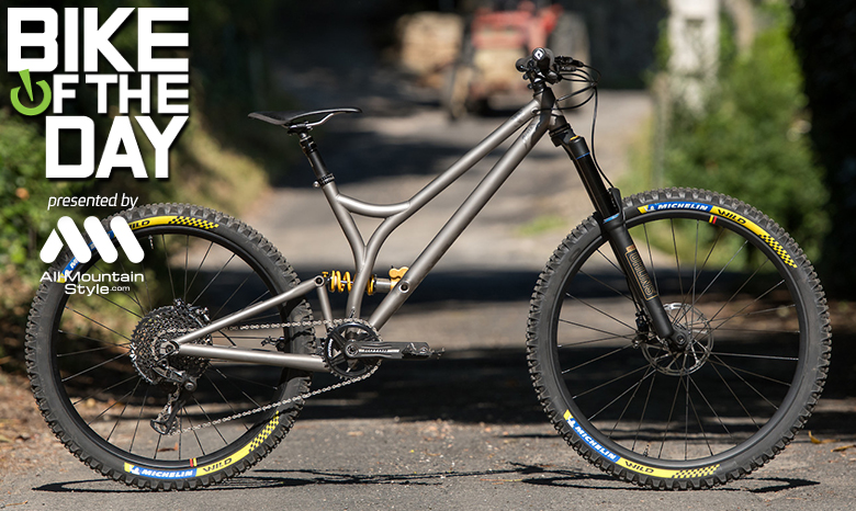 ブランド通販 Check Bike Caminade's - prototype suspension Full - MTB Vital カードファイト!! ヴァンガード