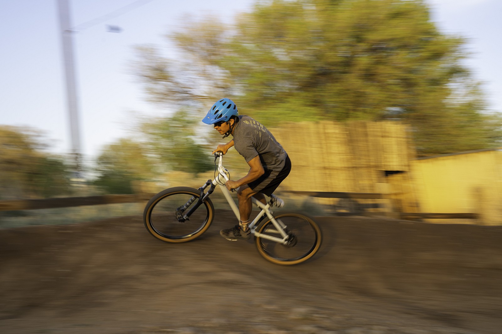 Pumpin those rollers legpwr Mountain Biking Pictures Vital MTB