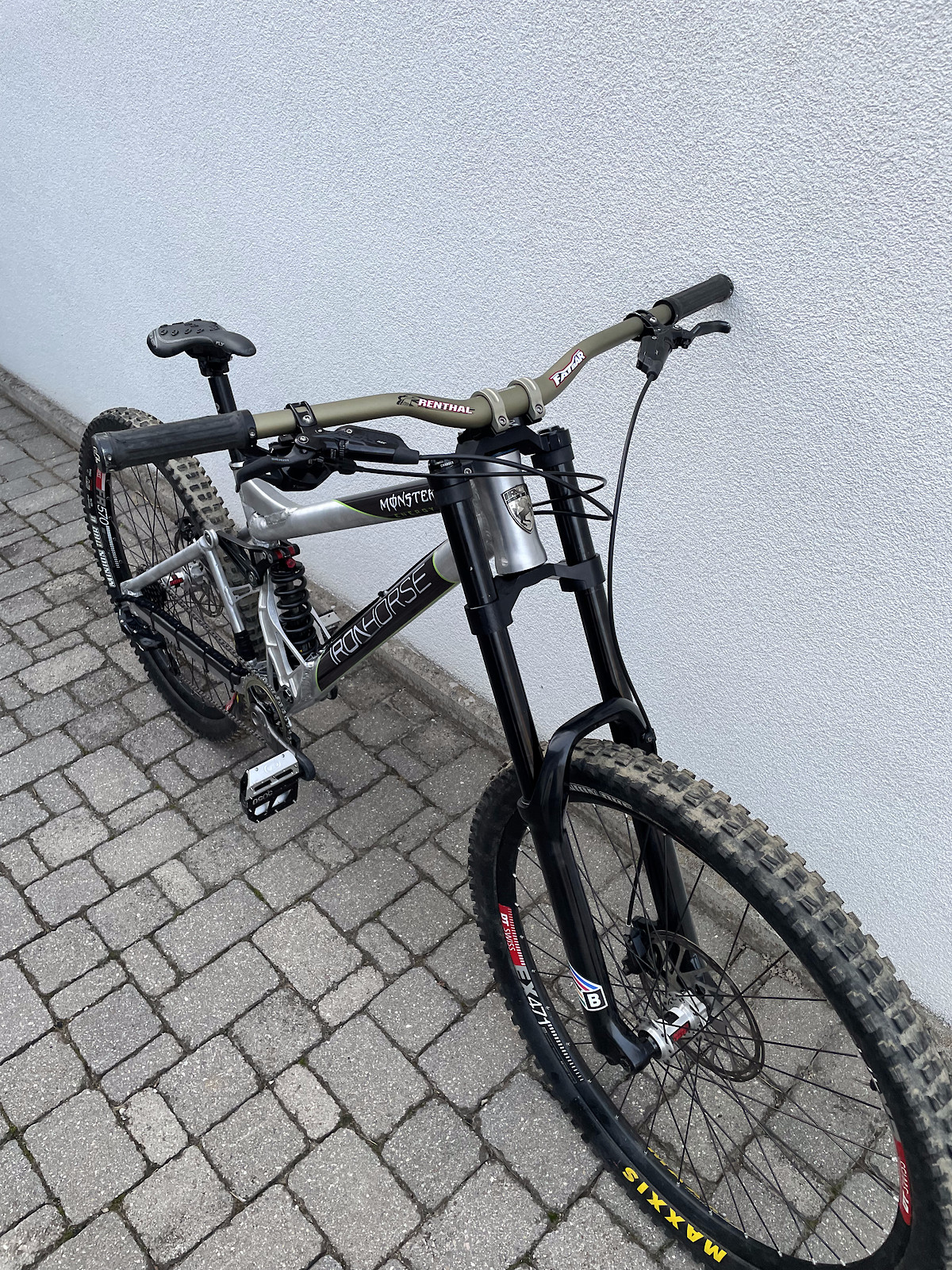 Iron Horse Sunday westagil's Bike Check Vital MTB