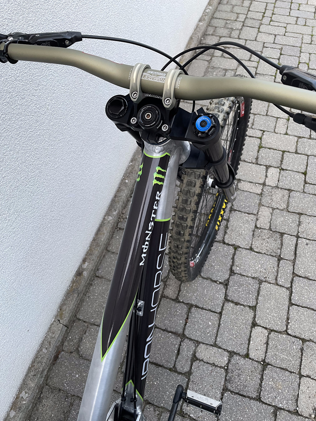 Iron Horse Sunday westagil's Bike Check Vital MTB