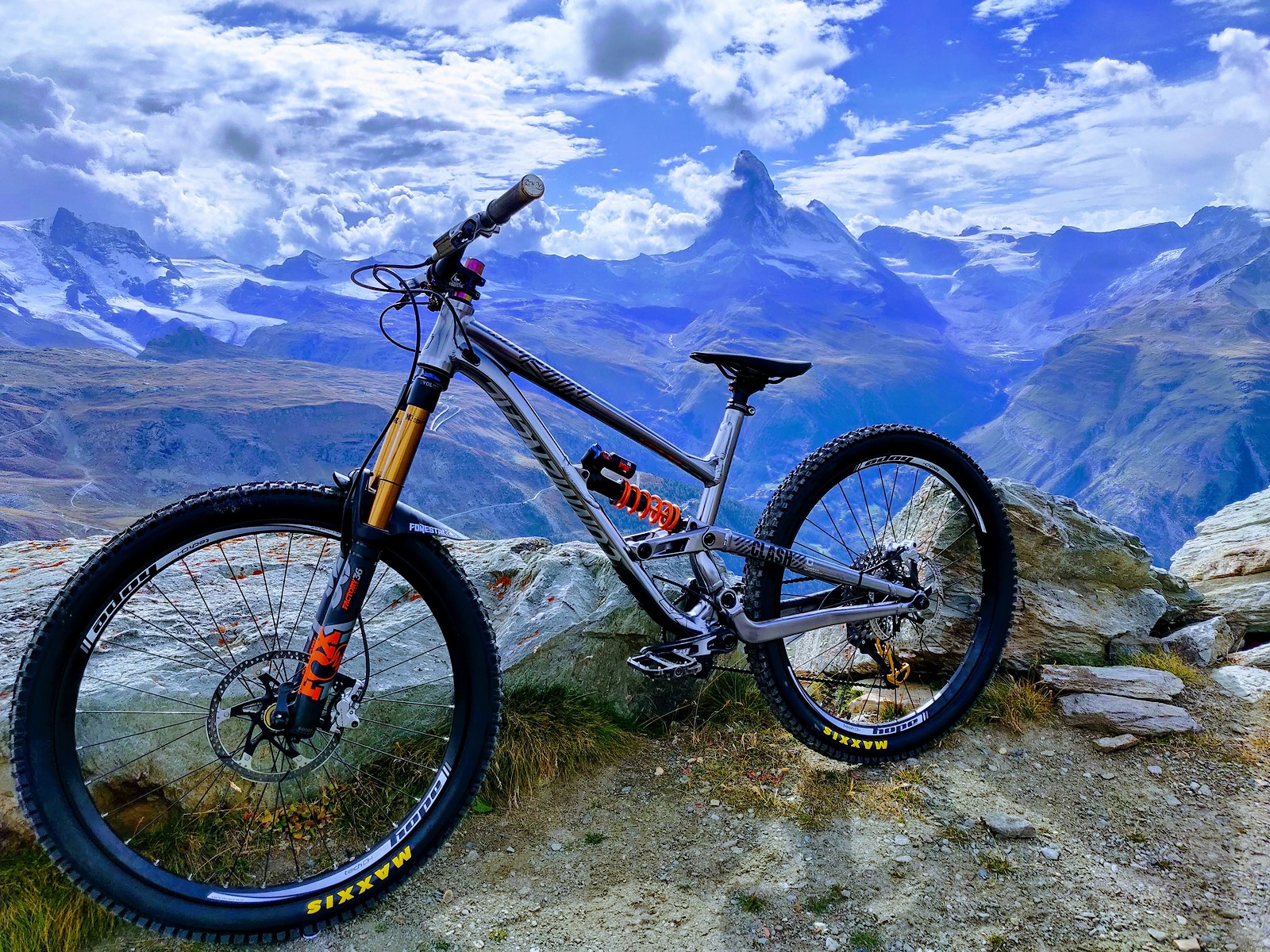 2020 commencal clash