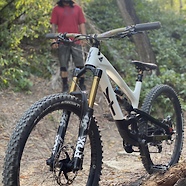 Custom YT Capra CF Pro 2018
