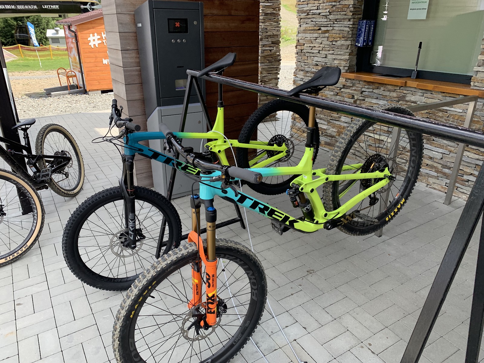 Trek Slash 8 Custom - Tommy_Tietz's Bike Check - Vital MTB