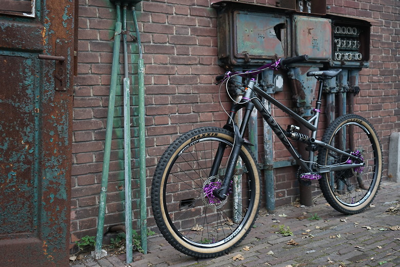 red cycling products pro big air rocket pressure