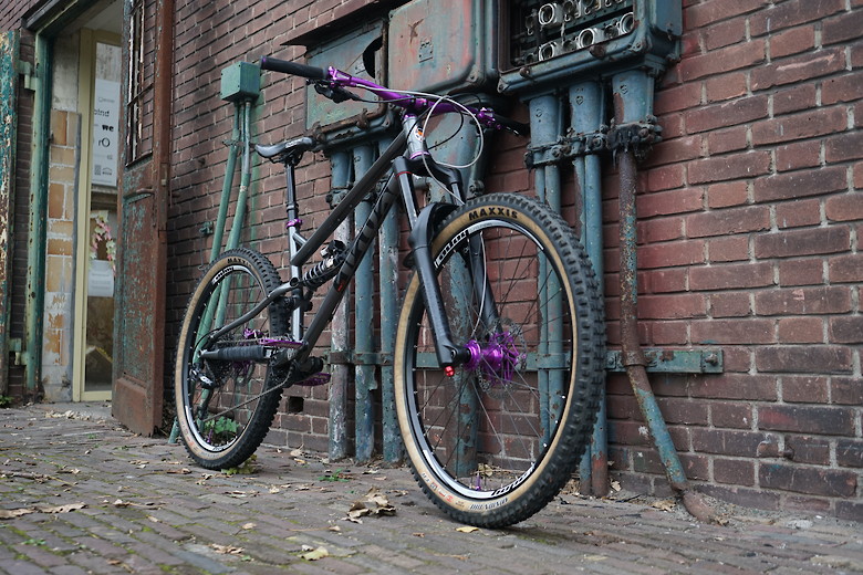 red cycling products pro big air rocket pressure