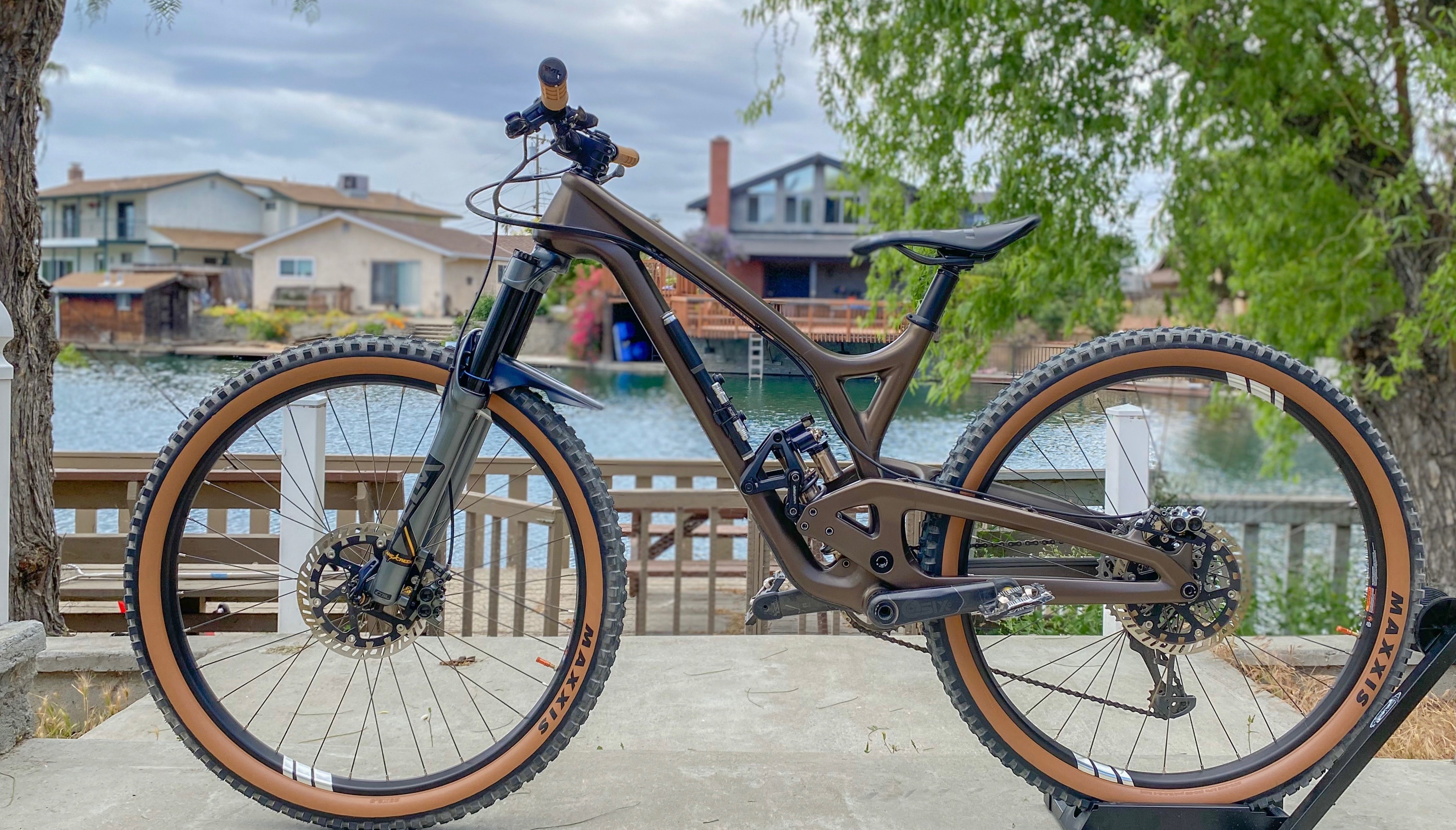 Evil palmela handerson grips clearance