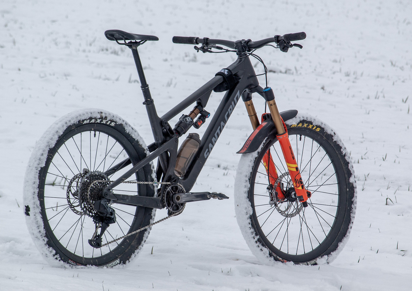 Santa Cruz 5010 V3 - mp390's Bike Check - Vital MTB