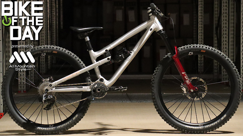 Commencal Absolut SX custom RAW - cragsmanu0027s Bike Check - Vital MTB