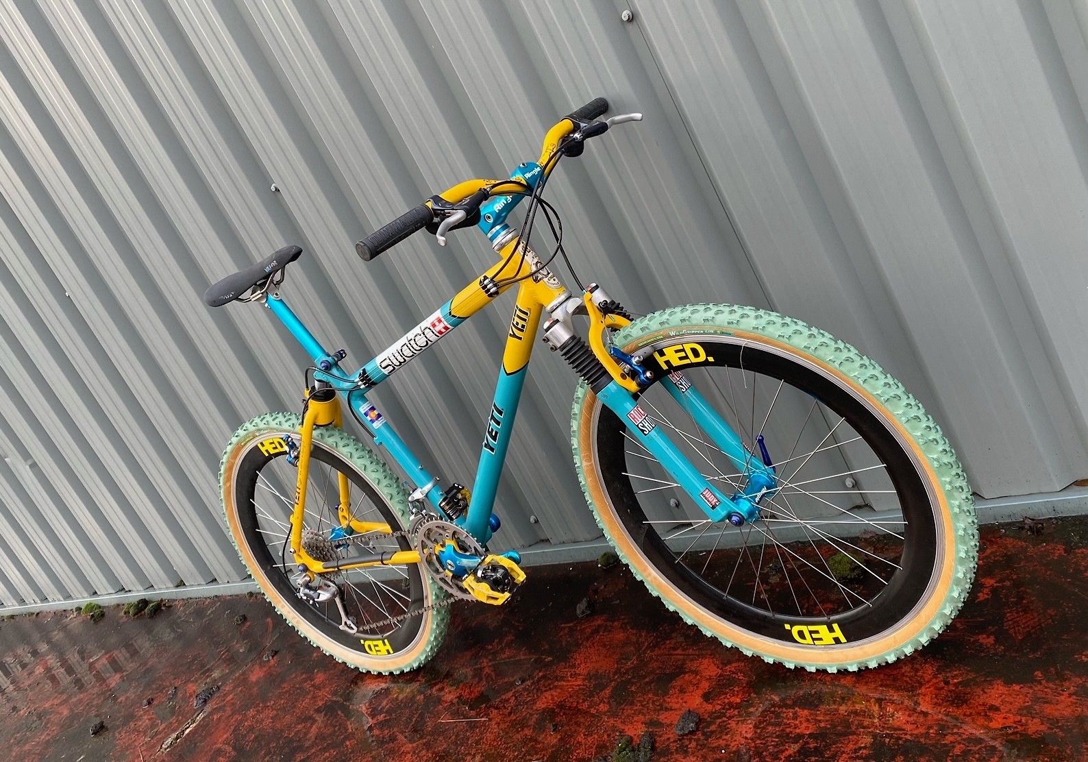 95 exTeam Yeti Arc AS - FactoryCol's Bike Check - Vital MTB
