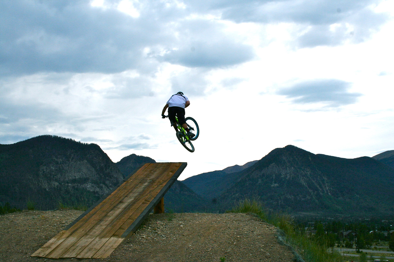 Ladder jump 80thrash Mountain Biking Pictures Vital MTB