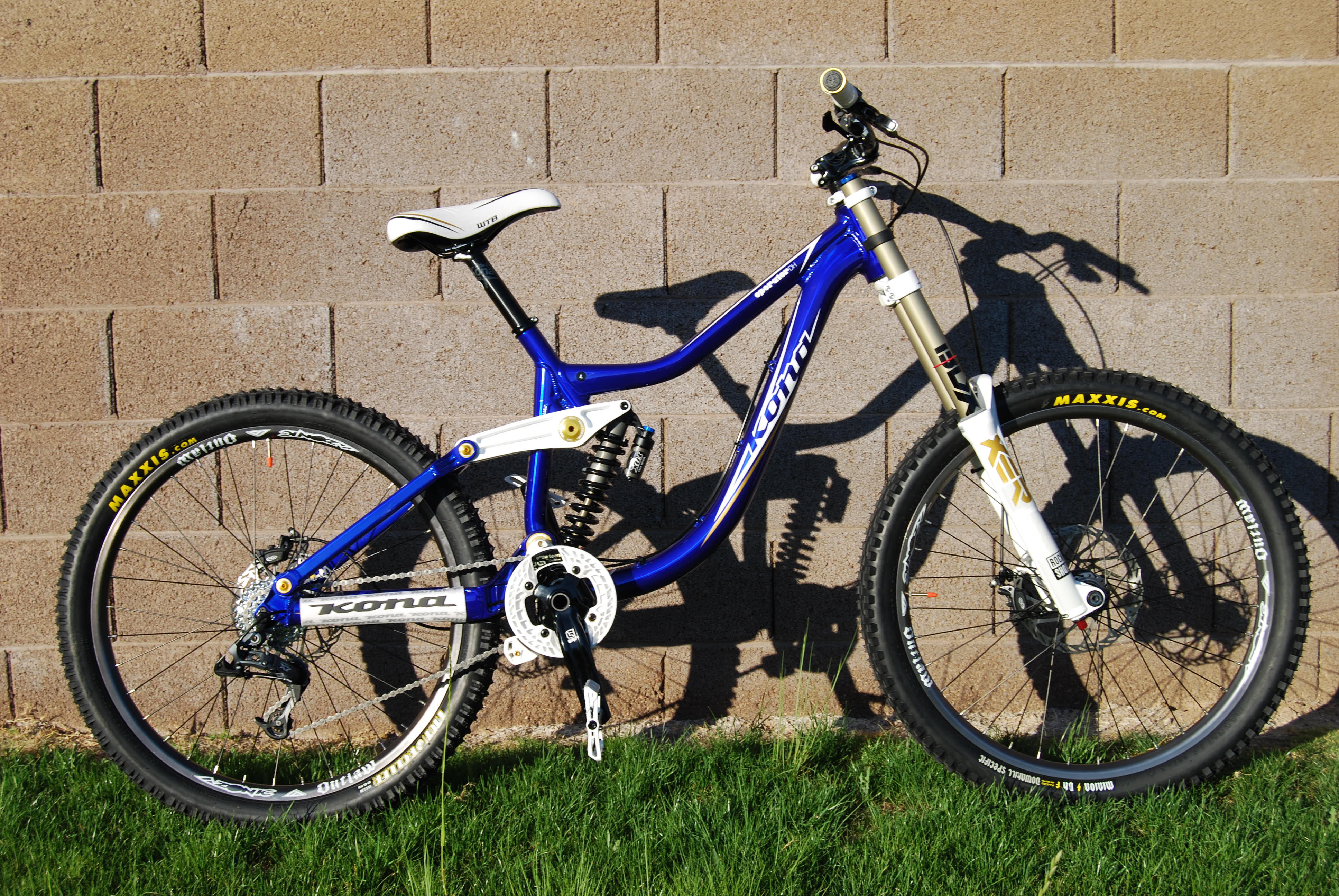 2011 Kona Operatpr DH Enter Motion Mountain Biking Pictures Vital MTB