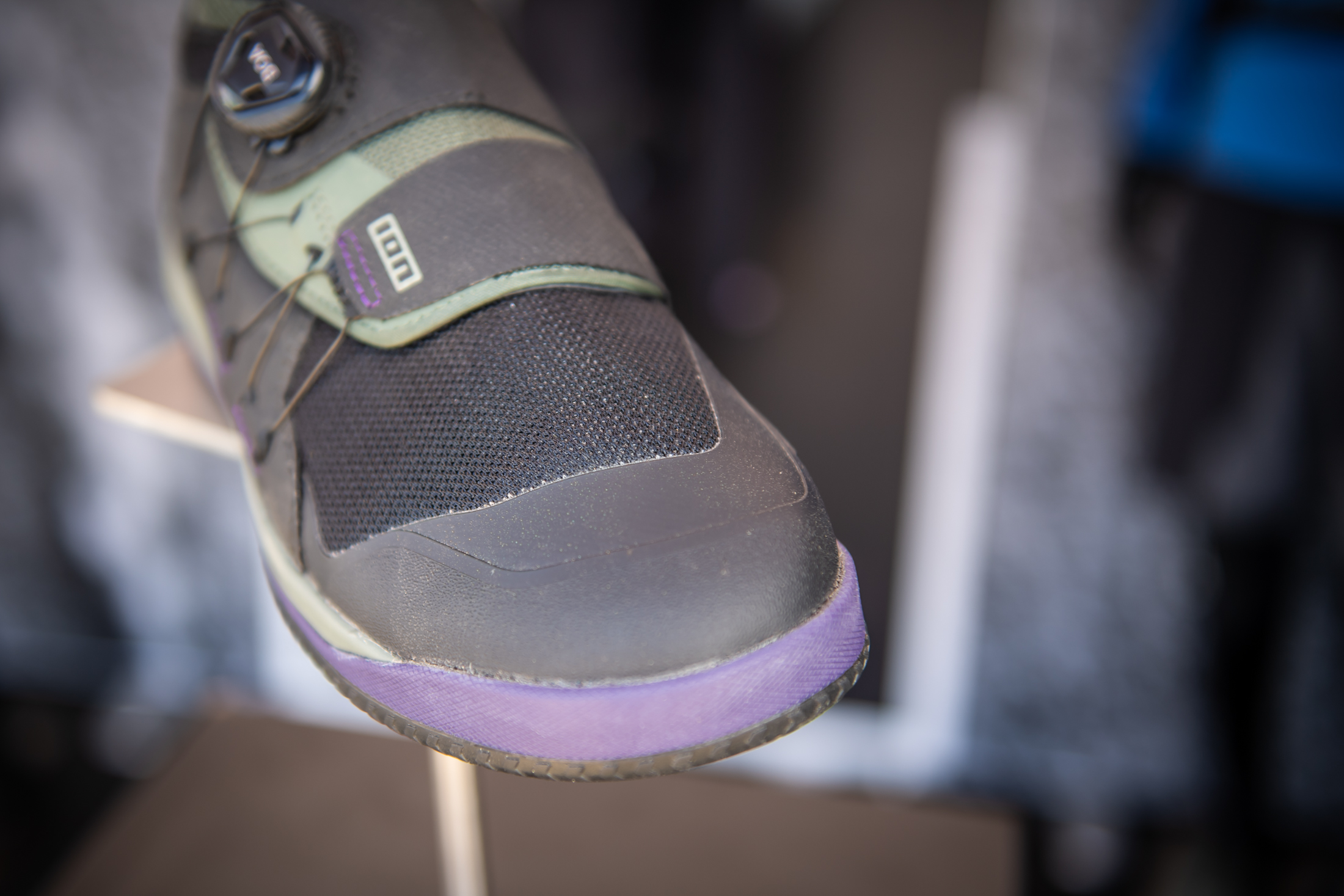 Scarpe Da Mountain Bike ION Scrub MTB/Dirt 2023 - Suola Pin Tonic 2.0, Grip Eccellente, Protezione Caviglia. Taglie 36-47, Colore Blu.