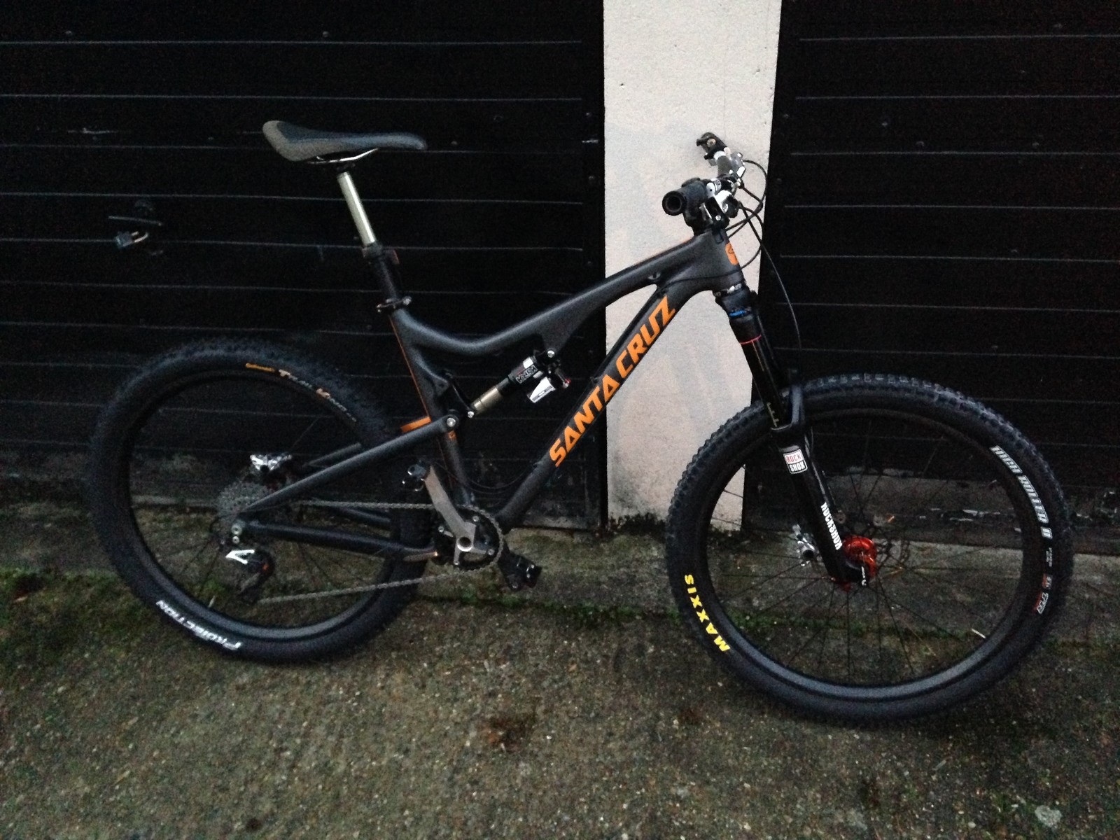 Santa Cruz Bronson Carbon Nooge's Bike Check Vital MTB