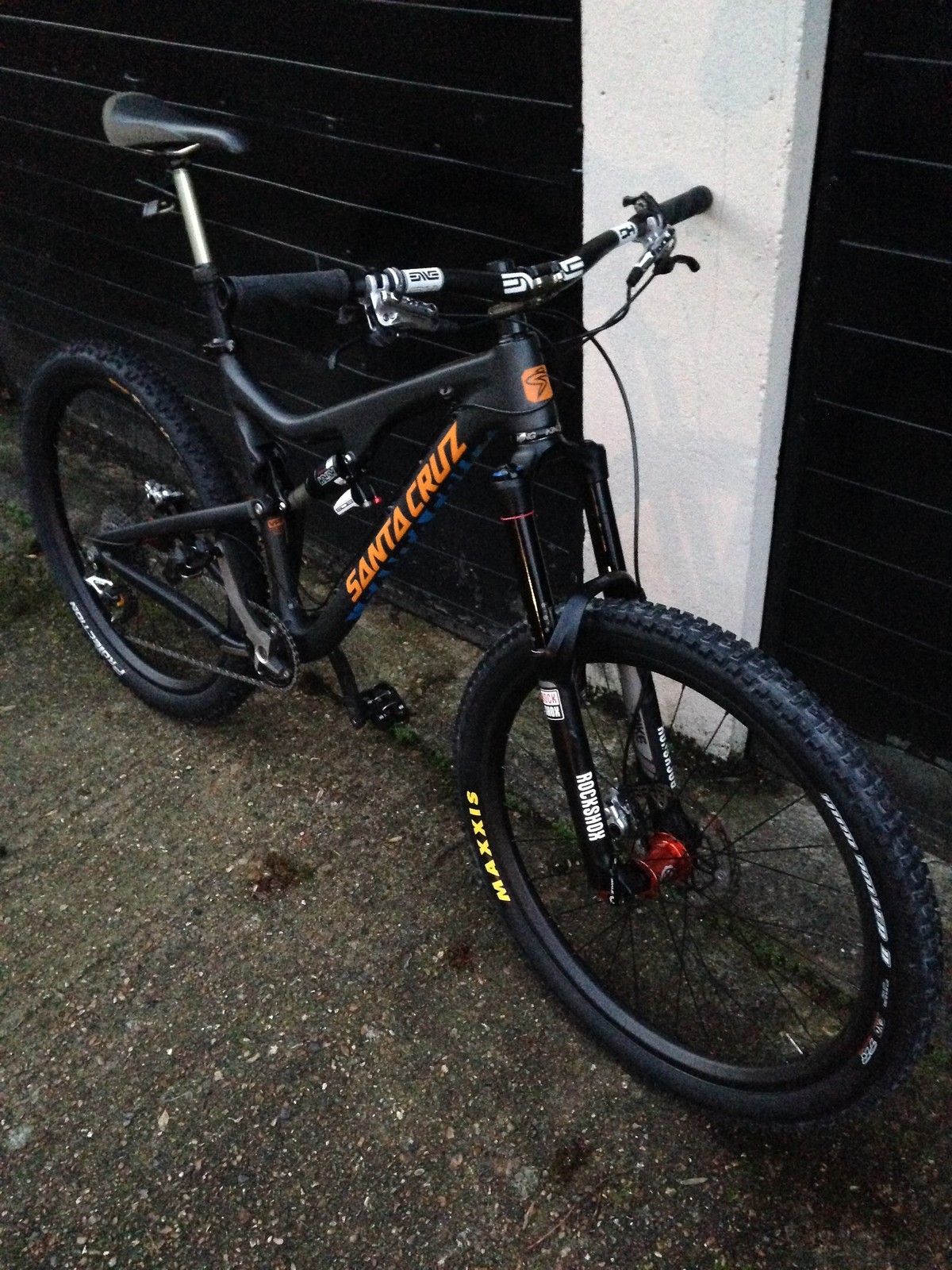 Santa Cruz Bronson Carbon Nooge's Bike Check Vital MTB