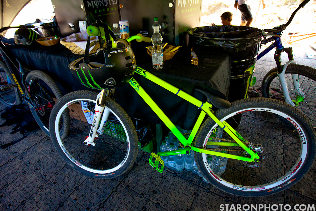 Sam Pilgrim's NS Dirt Jumper Piotr_Staroń Mountain Biking Pictures