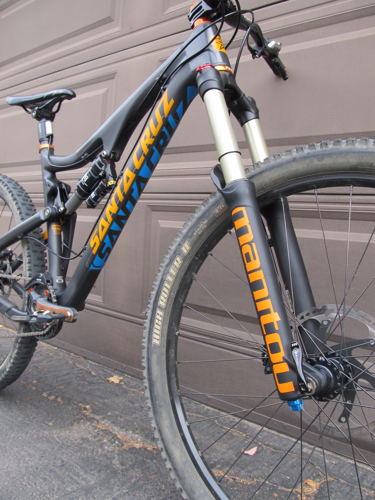 Santa Cruz Bronson Carbon IntenseMack10's Bike Check Vital MTB