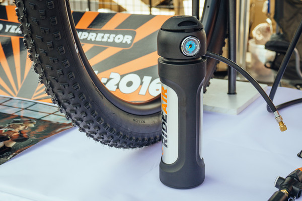 tubeless tire inflation tool