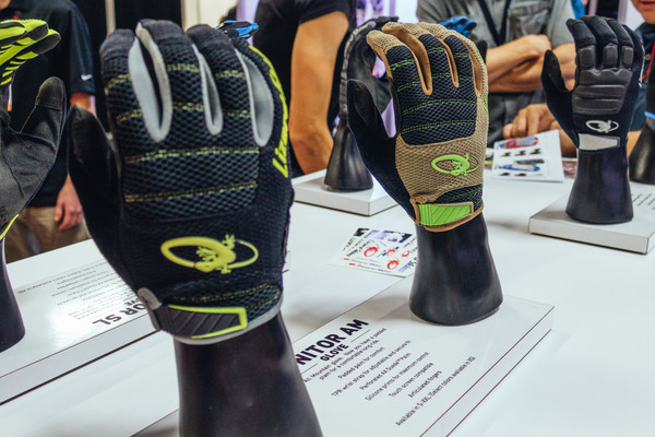 Lizard Skins Monitor Gloves Interbike 2017 Mountain Bike