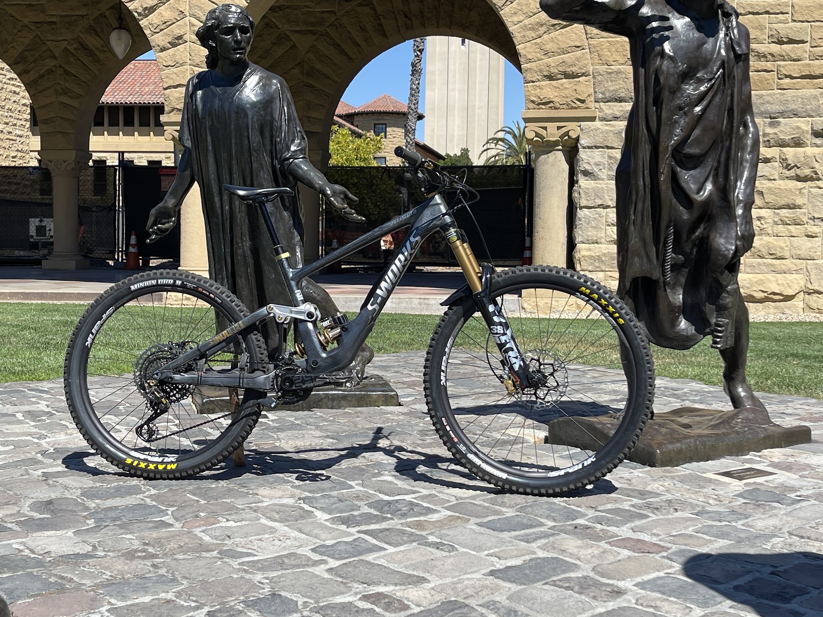 what is a enduro mountain bike