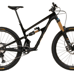 2018 Santa Cruz Nomad Carbon C XE - Reviews, Comparisons, Specs
