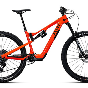 2024 Ari Nebo Peak (Dune Red; Pro build shown)