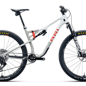 2024 Ari Signal Peak SL Team World Cup (White/Cool Grey/Ember)