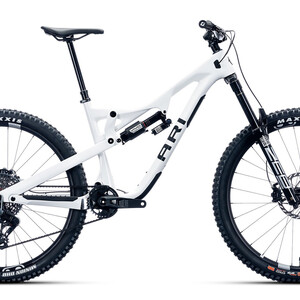 2025 Ari La Sal Peak (Whiteout; Pro build shown)