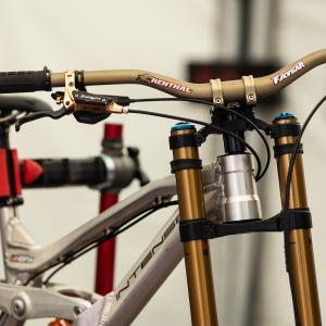 PIT BITS 1 - Andorra World Cup DH
