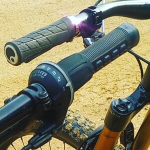 8S Sram Grip-Shifter, 1:1 Cable Pull Ratio.