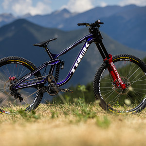 PIT BITS - Andorra World Cup DH - Trek Session