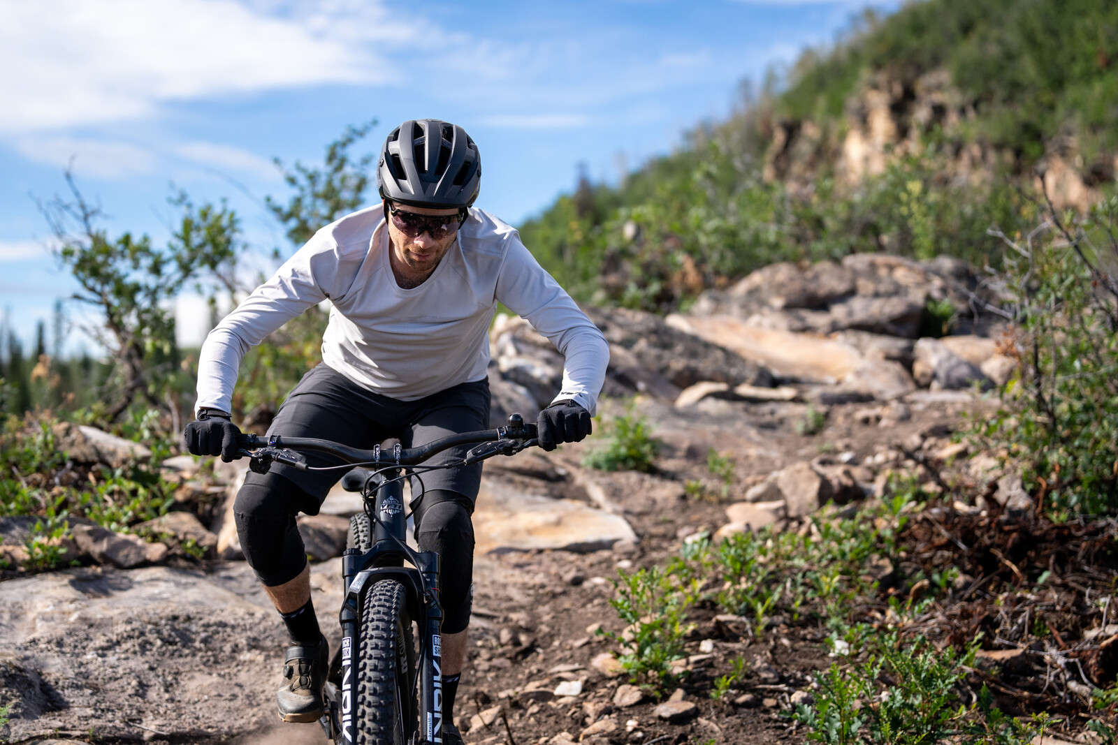 Yeti Launches 2025 Technical Apparel - Mountain Bike Press Release