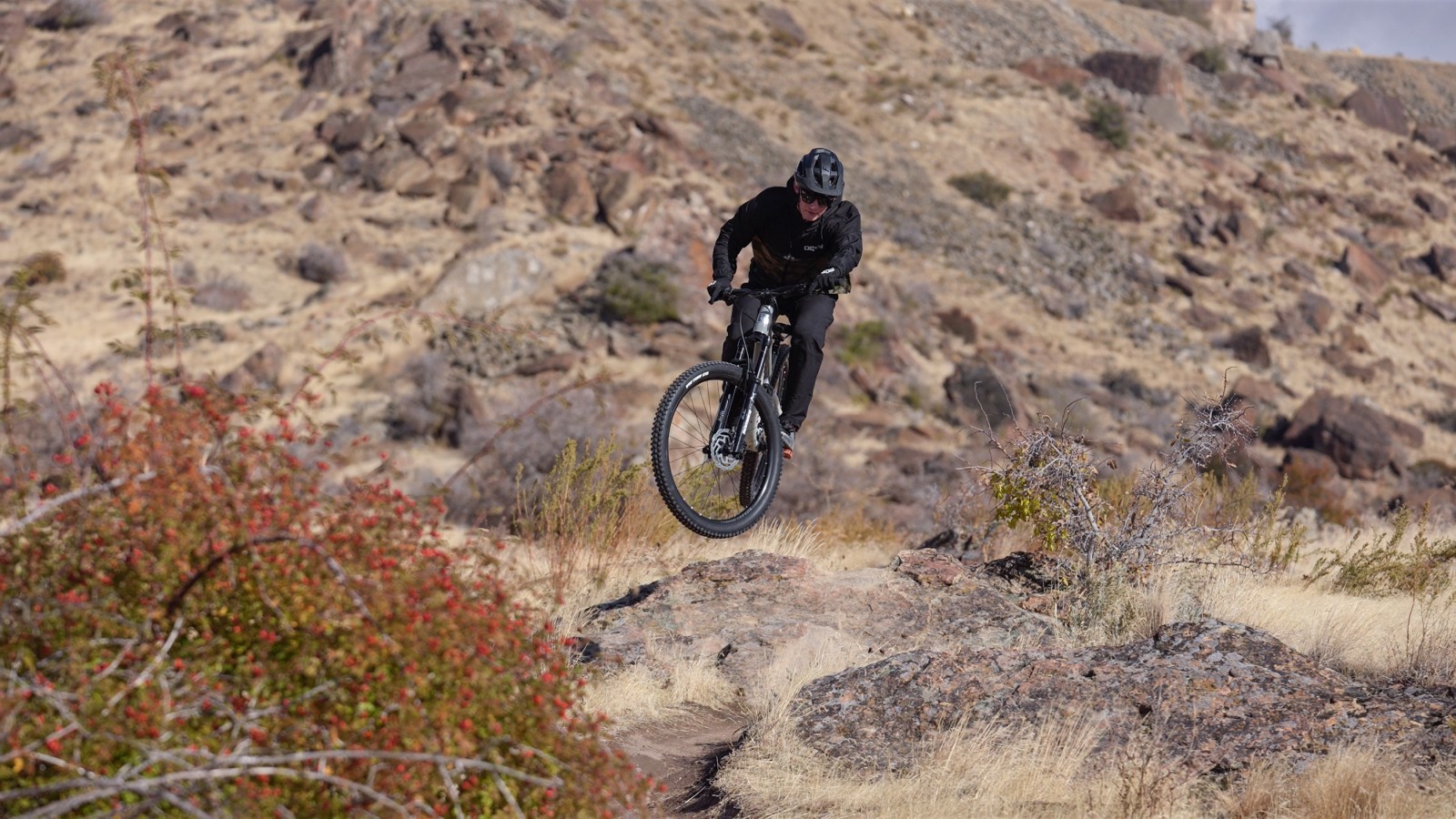 2023 Marin Rift Zone 2 Mountain Bike-4.jpg?VersionId=u Ks5azvShoiZnn