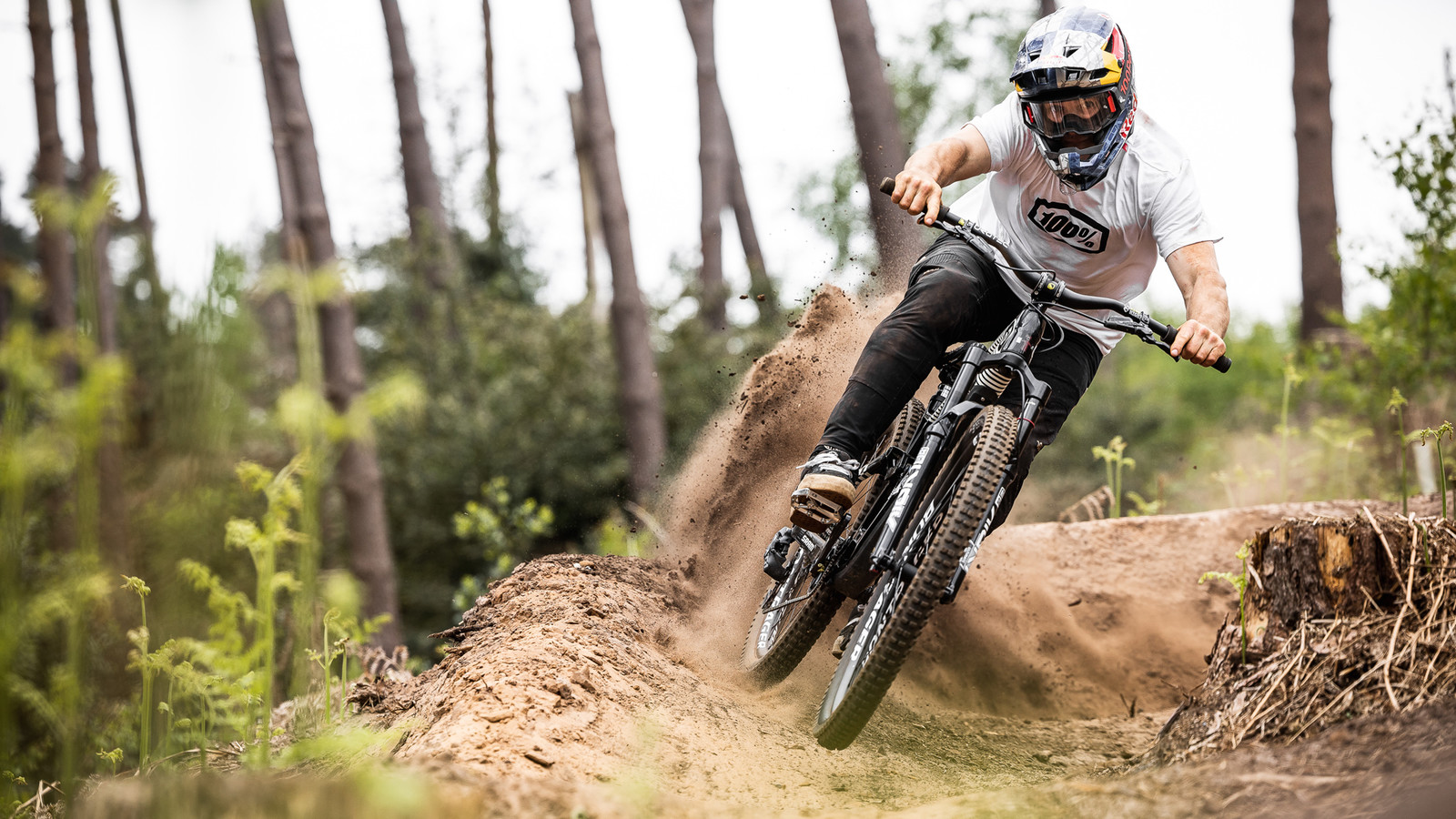 Kade-Edwards-Lyriks-Woburn-RB-Web-Res-94.jpg?VersionId=EKh1ZjT627f3u2K3i p0n