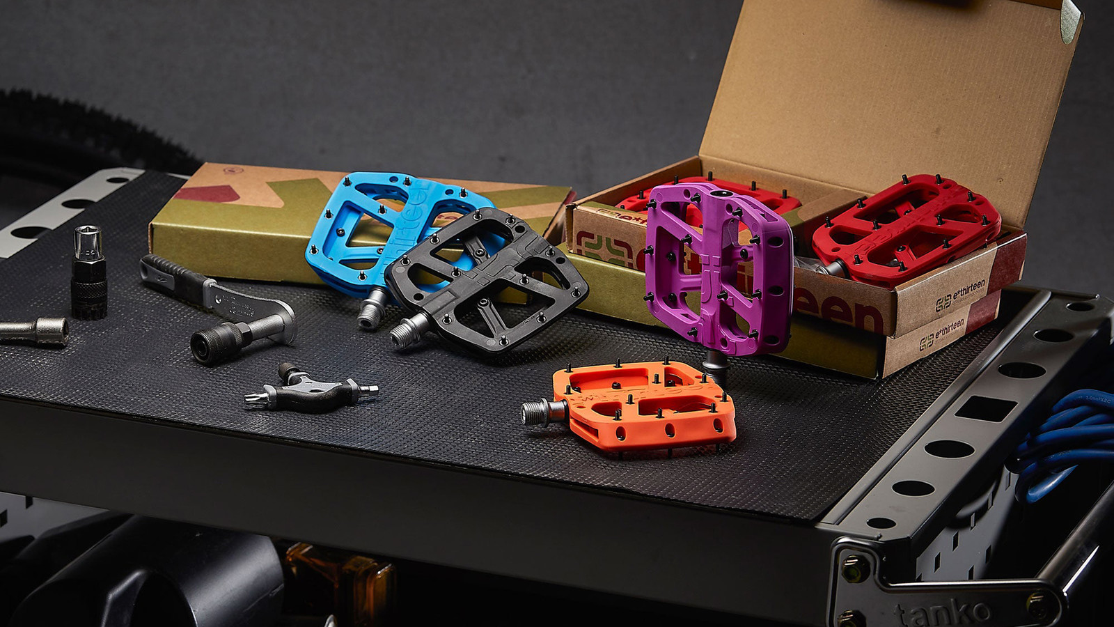 BASE-PEDALS-ALL 1024x1024%402x.jpg?VersionId=K5.LX