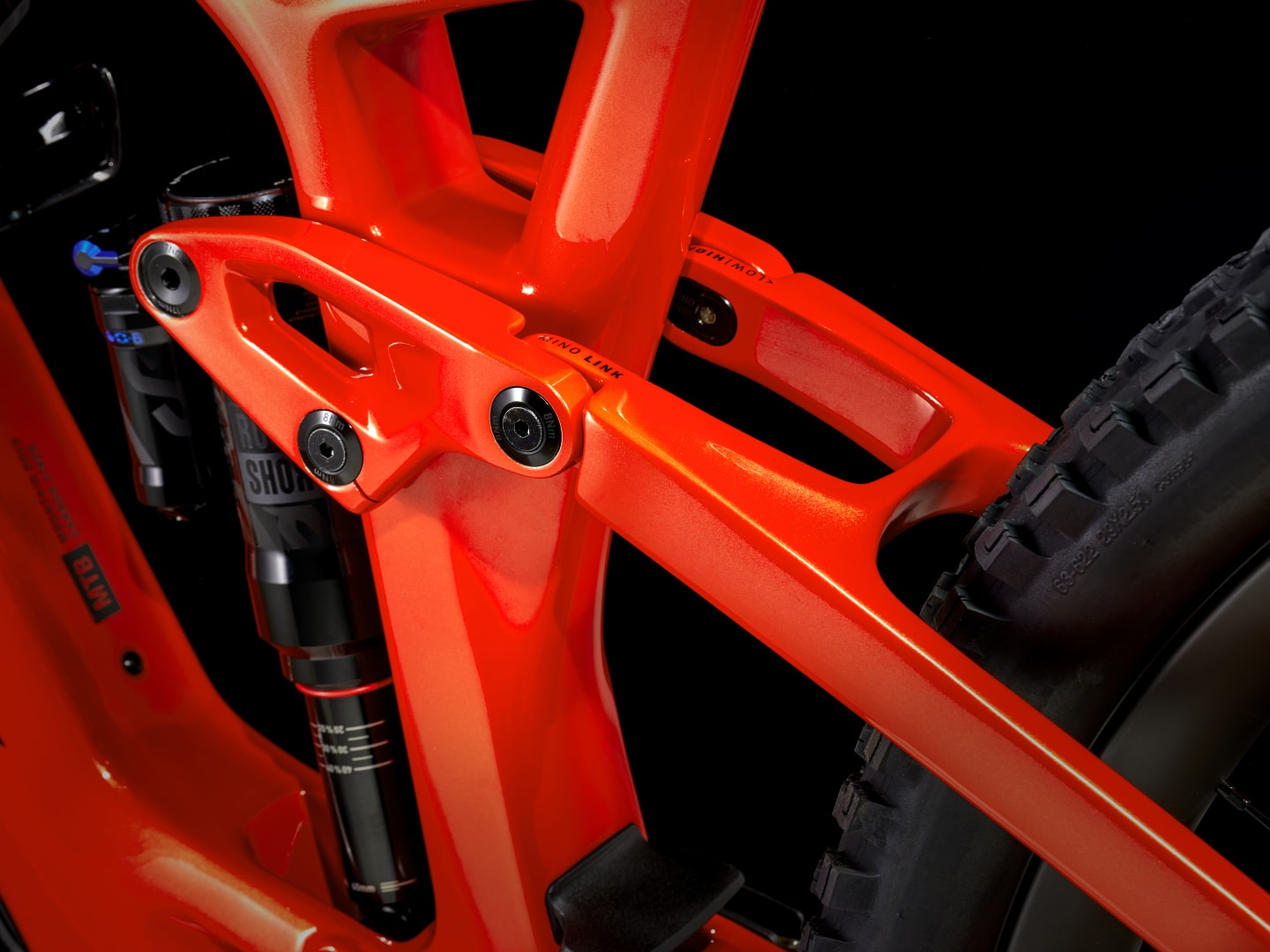 98 gx detail 05.png?VersionId=Yrb7nb1covNerNXssStrlm