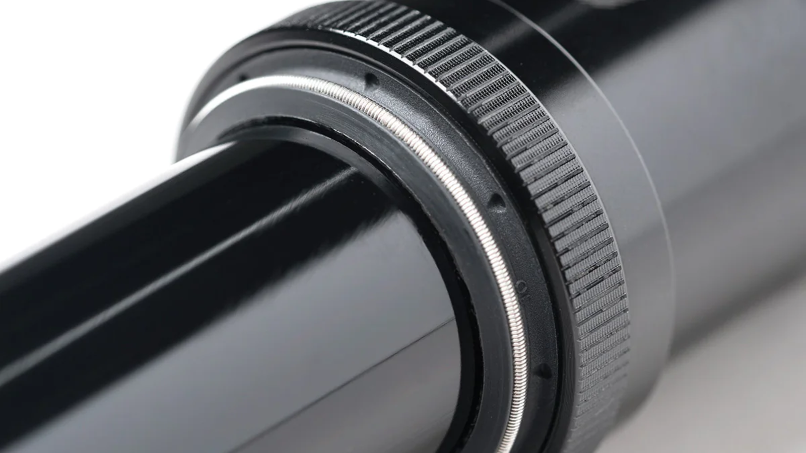 OneUp-Components V3Dropper DetailSKFSeal 1200x.png?VersionId=9PoU6sUDuoIOy5fK7Q
