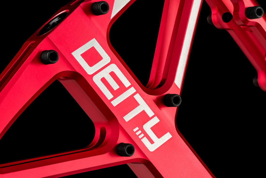 deity-supervillain-pedal-red-detail-1 orig.jpeg?VersionId=8gg2Nd1GzG