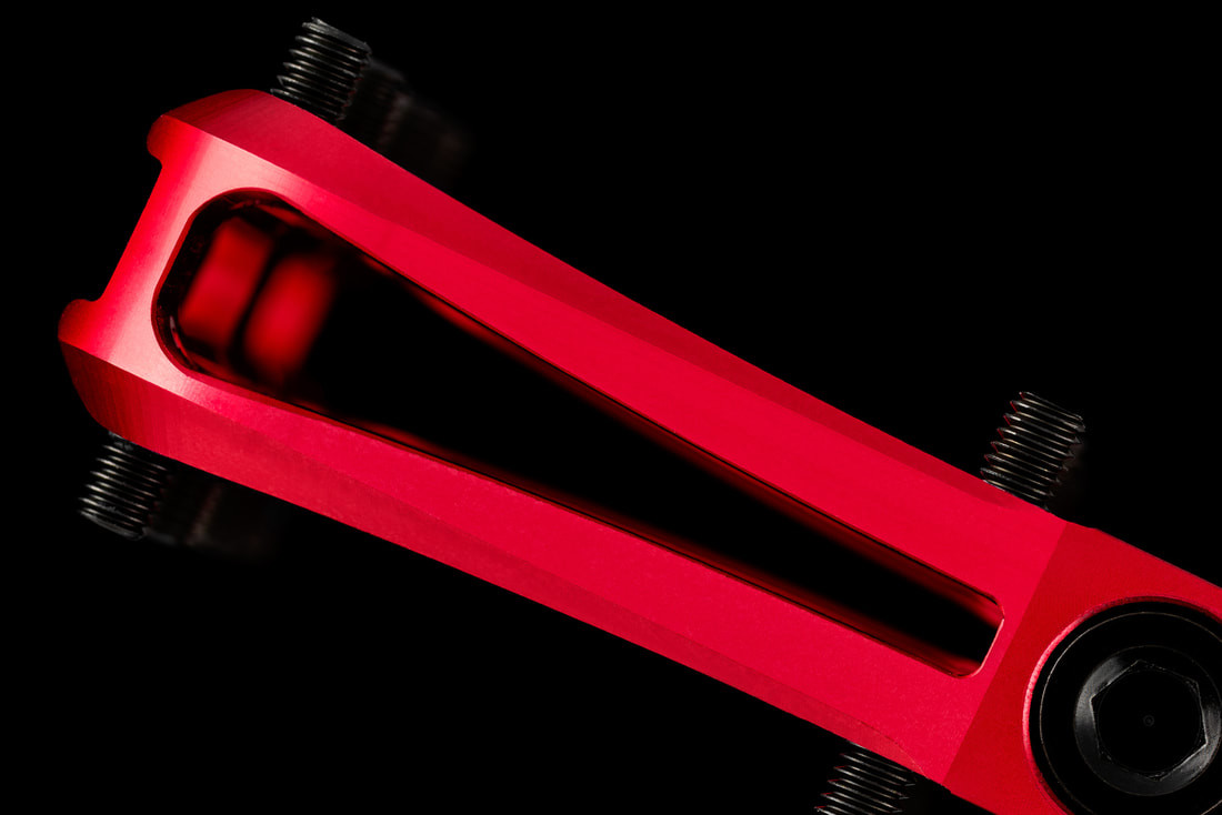deity-supervillain-pedal-red-detail-3 orig.jpeg?VersionId=5WHpv5H9ZqGYJ3