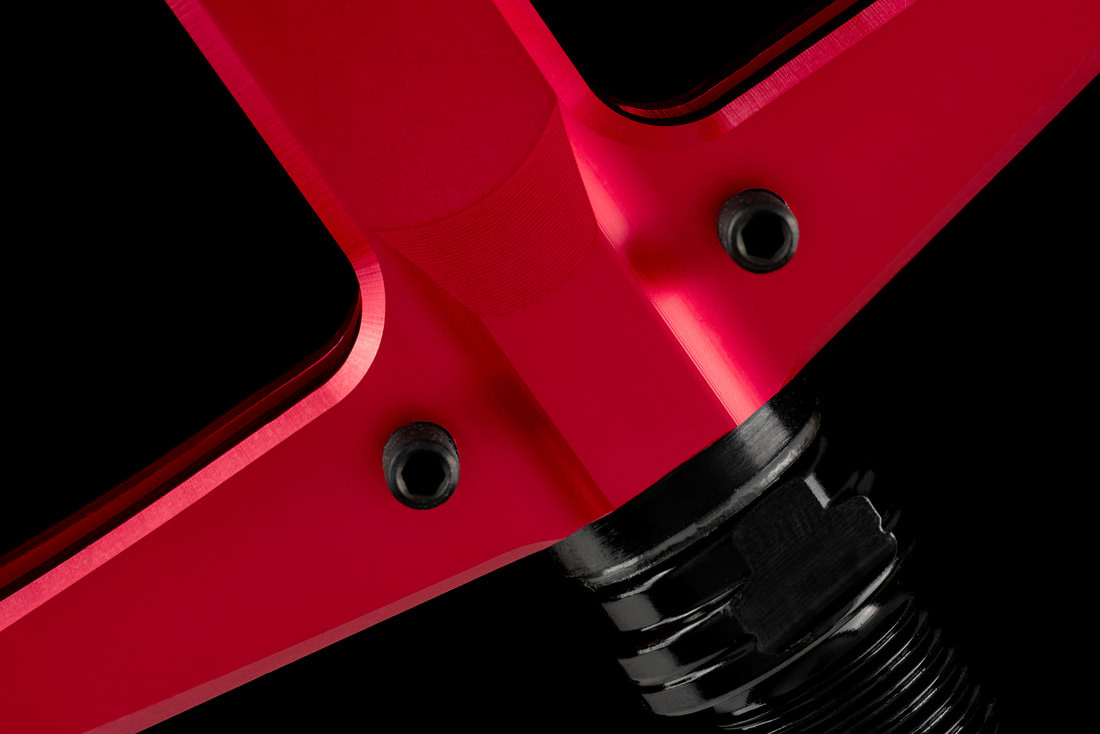deity-supervillain-pedal-red-detail-2 orig.jpeg?VersionId=PLSOiGWES9wV0ZW